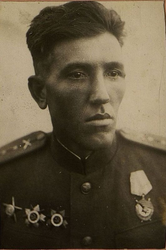 Image: Hero of the Soviet Union Guards Captain Nikolai Sergeevich Tarakanov