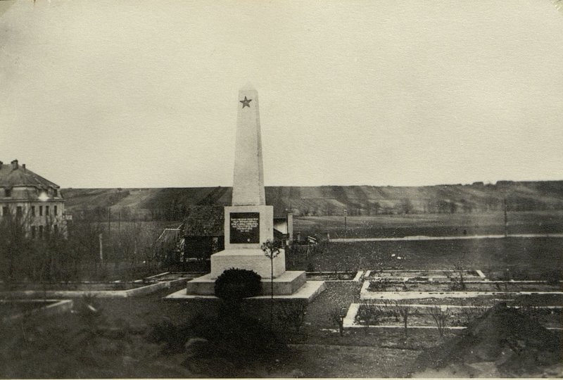 Image: Oberpulendorf. Monument at the military cemetery
