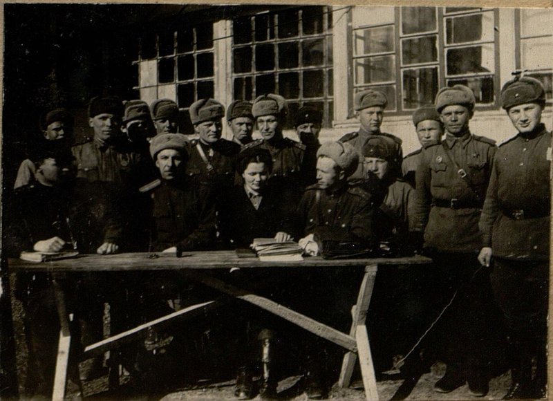 Фотография: Партийная жизнь