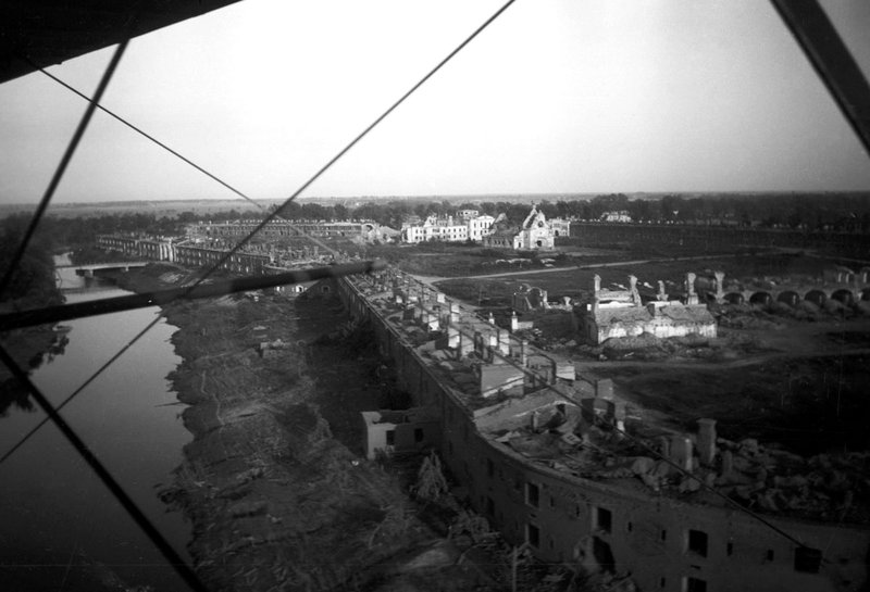 Брестская крепость в день освобождения. 28 июля 1944 г.