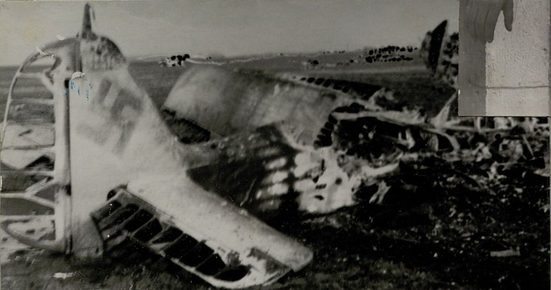 Фотография: ФВ-190 сбитый 2.03.45 г. в районе Хиршхейзер на марше орудием старшины Чучукалова А.Г.