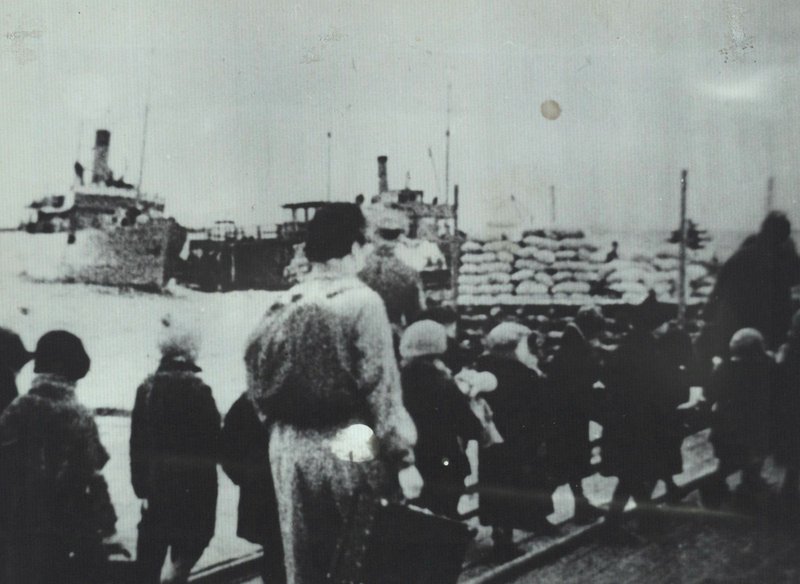 Children evacuation from Leningrad