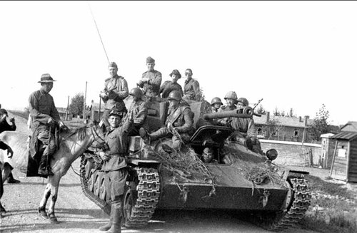 Китайцы встречают советских артиллеристов