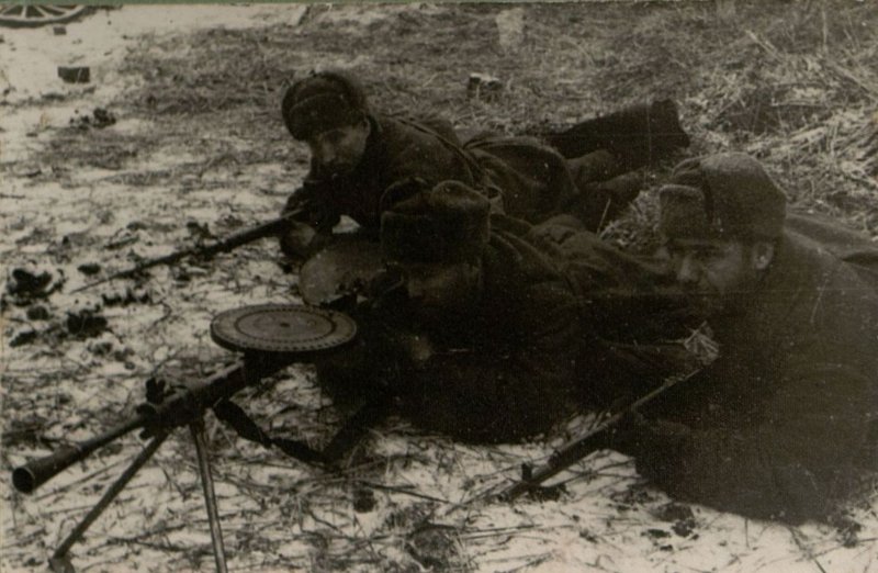 Image: Machine-gun crew of A. Sorokin in battle