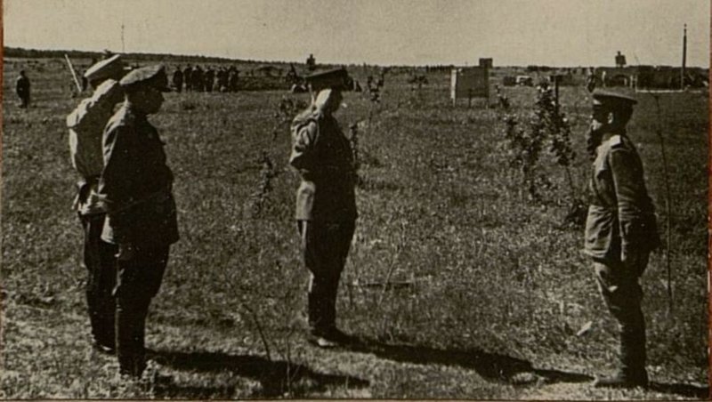 Фотография: Начальник штаба округа генерал майор Богданович во время инспекторской поверки