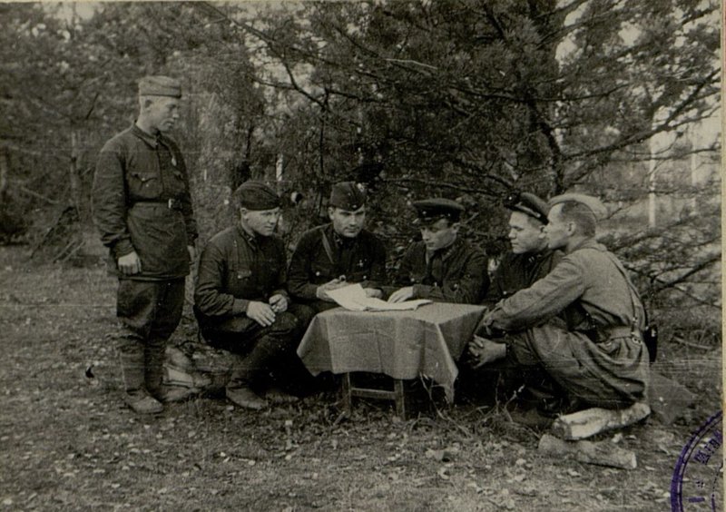 Фотография: Заседание бригадной парткомиссии