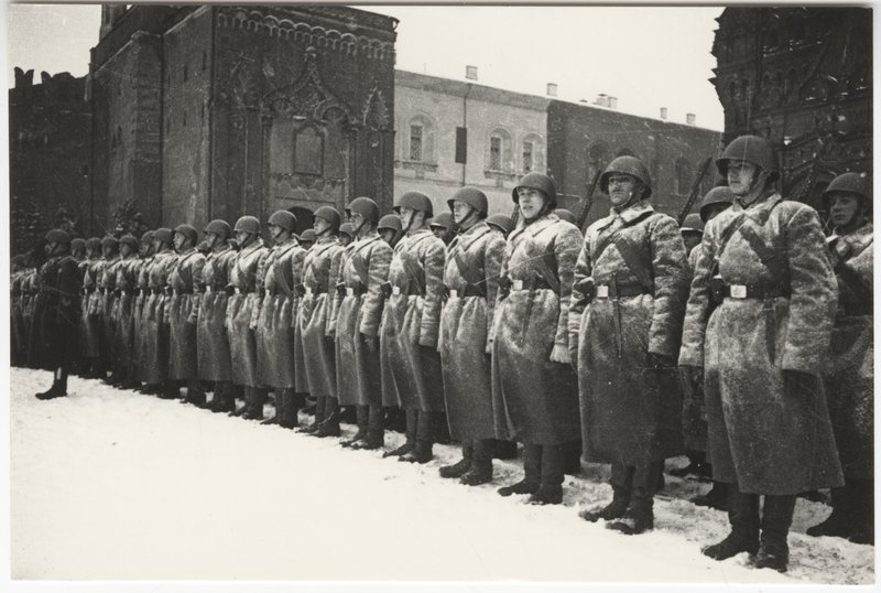«Парад.»