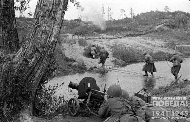 Sergeant Izienkov's unit crossing a river