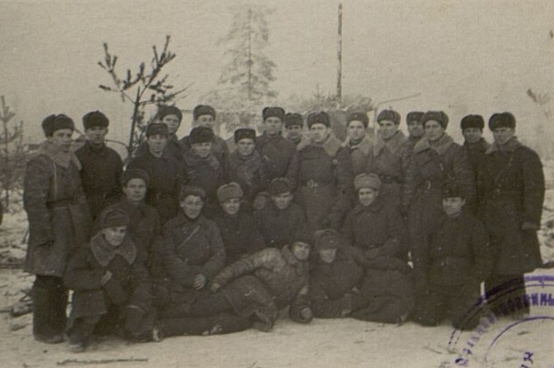 Image: Groups of fighters and commanders awarded on the battlefield for breaking the blockade of Leningrad