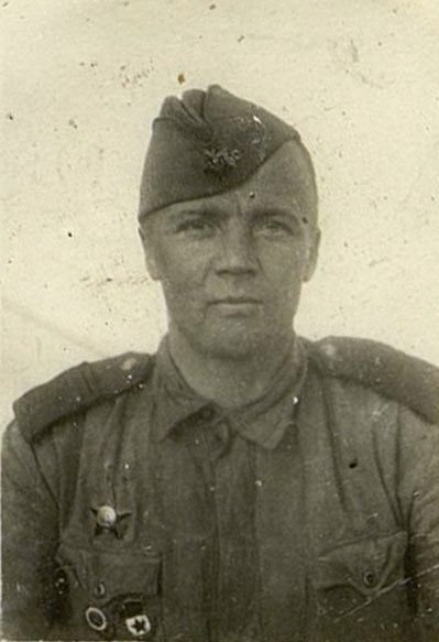 Фотография: Гвардии сержант Юдин А.Ф. командир отделения 2 п. р.