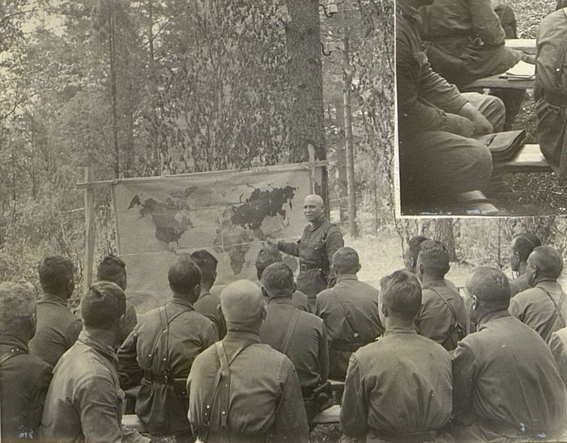 Фотография: Группа политсостава на занятиях. 1-я конференция боевого актива