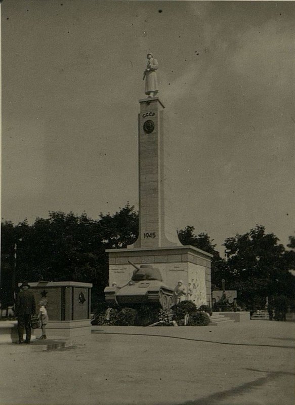 Фотография: В день открытия памятника