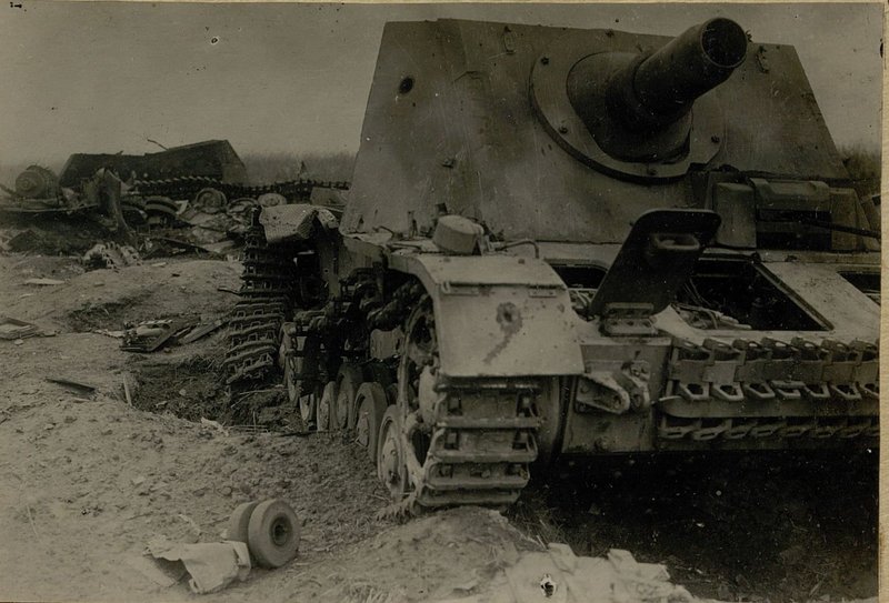 Image: German tank, broken on July 10, 1943 in the area of Ponyri station by 9 battery of 753 Cannon artillery regiment of 5 Artillery division of strategic reserve