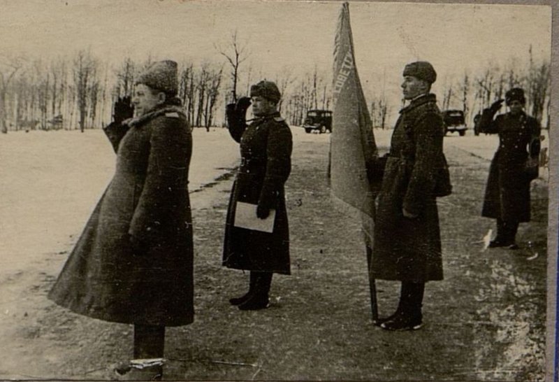 Фотография: Вручение знамени полку