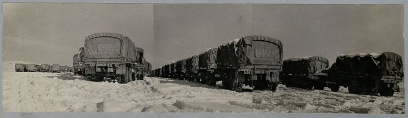 Фотография: Альбом "История 28 автомобильного полка, 1943-1944 гг."