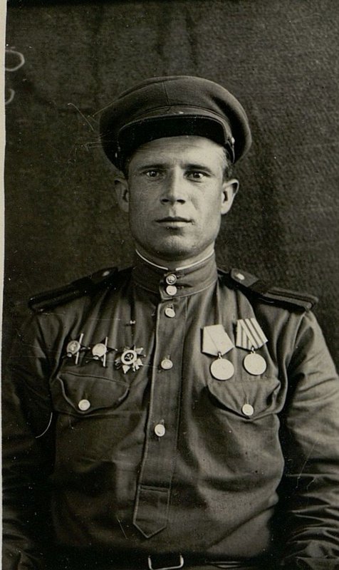 Фотография: Старшина Иван Спиридонович Брянцев, парторг 413 разведовательной роты