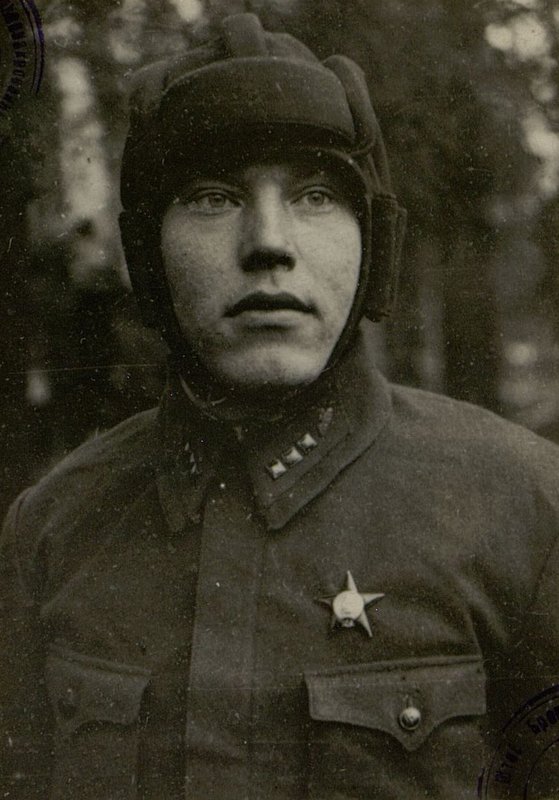 Image: The commander of the T-34 tank, Senior Lieutenant V.N. Galanin