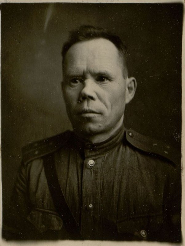 Фотография: Помощник начальника штаба - 4 Старший лейтенант Бризгалов