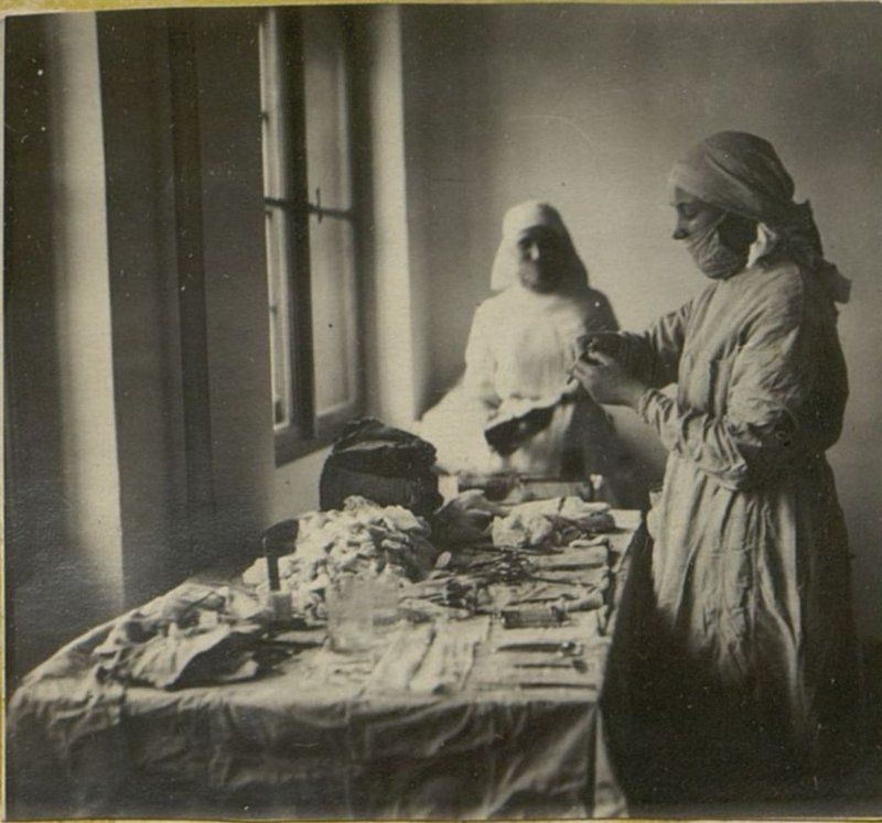 Image: Applying secondary sutures