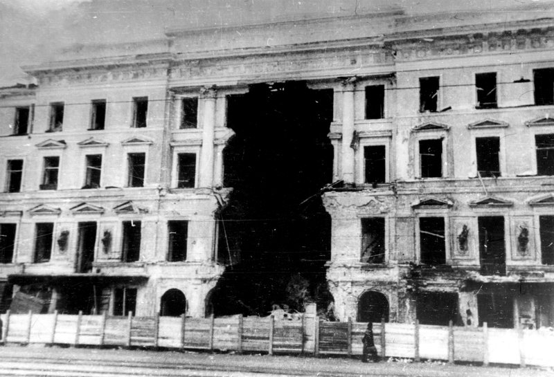 Разрушенный дом № 30 на Невском пр.
