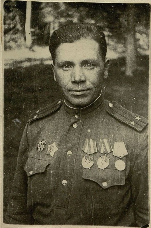 Image: The commander of the 1313th Rifle Minsk Regiment, Lieutenant Colonel Yarovoy Ivan Dmitrievich, who appears more than once in difficult moments of battle in the combat formations of his units