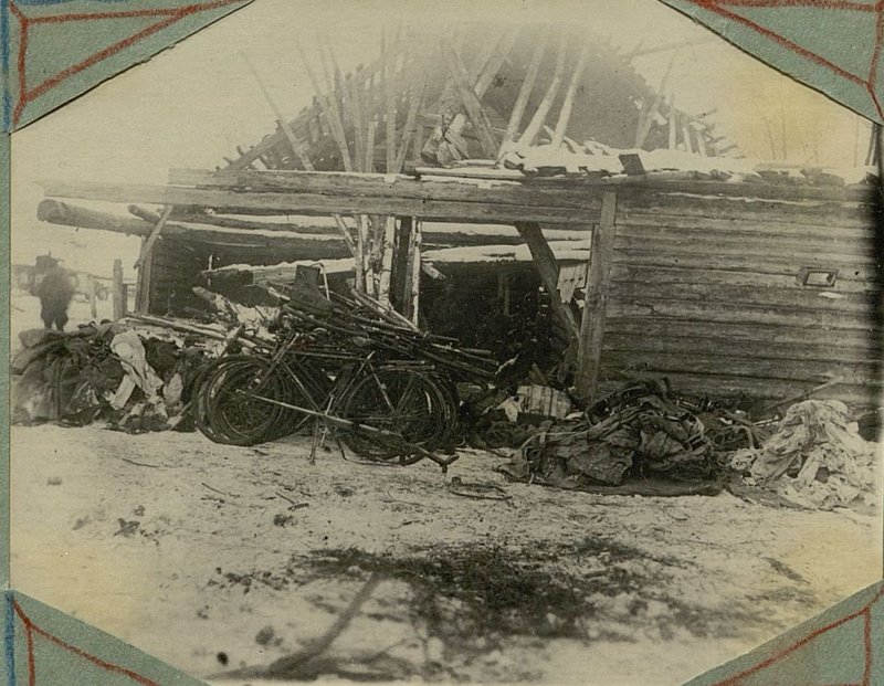 Фотография: Трофеи, захваченные частью товарища Фингерова в бою у с. Губино 6.12.1941 г.