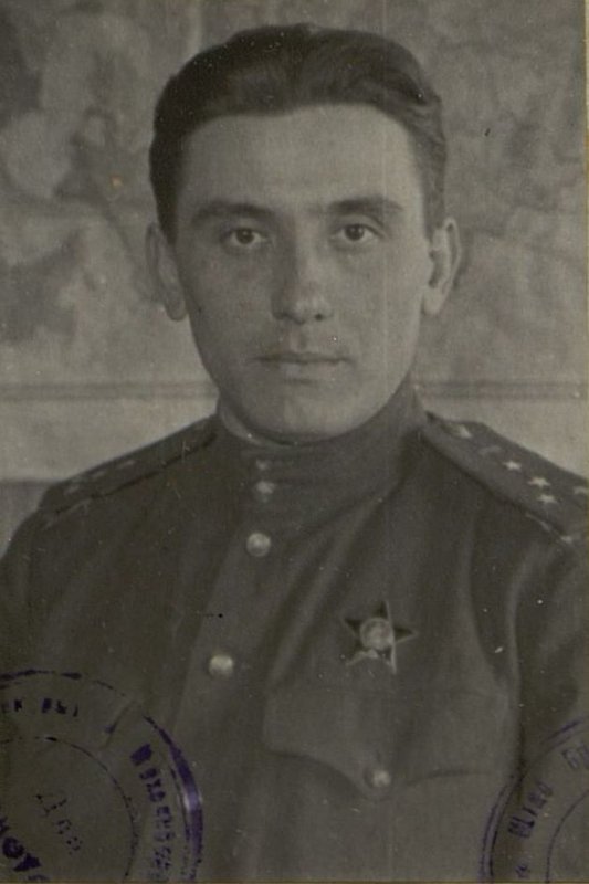 Фотография: Заместитель командира МСПБ по политической части капитан Чичина Николай Григорьевич