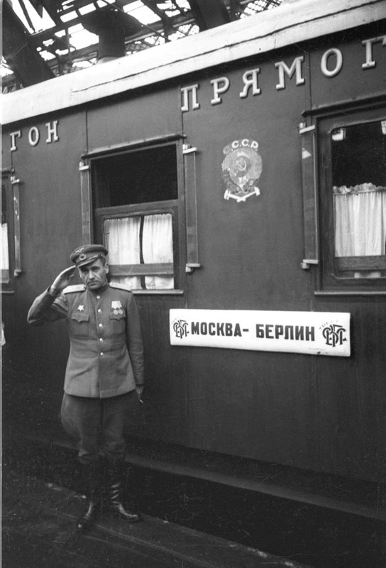 Запущен поезд прямого следования Берлин-Москва. Германия, Берлин. Май 1945 г.