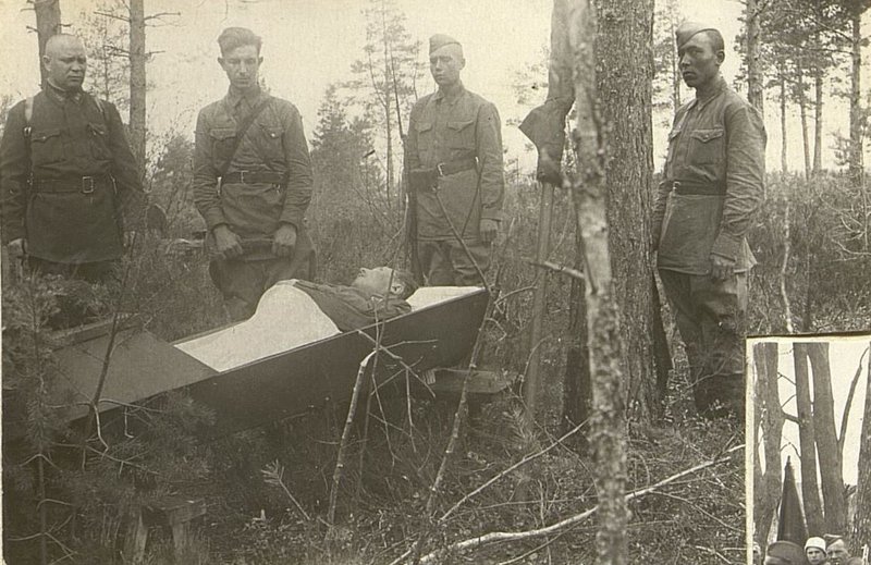 Фотография: Похороны погибшего в бою начарта бригады подполковник Сорокина 18 мая 1942 года