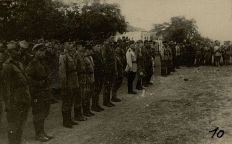 Фотография: Личный состав II и III батальонов на полковом празднике