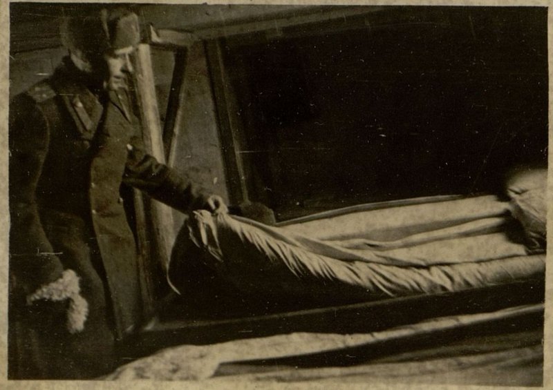 Image: Lieutenant Colonel Comrade Gavrilenkov checks the condition of the soldier's bed