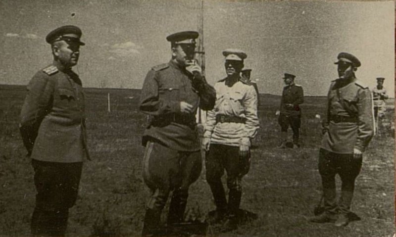 Фотография: Начальник штаба округа генерал майор Богданович во время инспекторской поверки