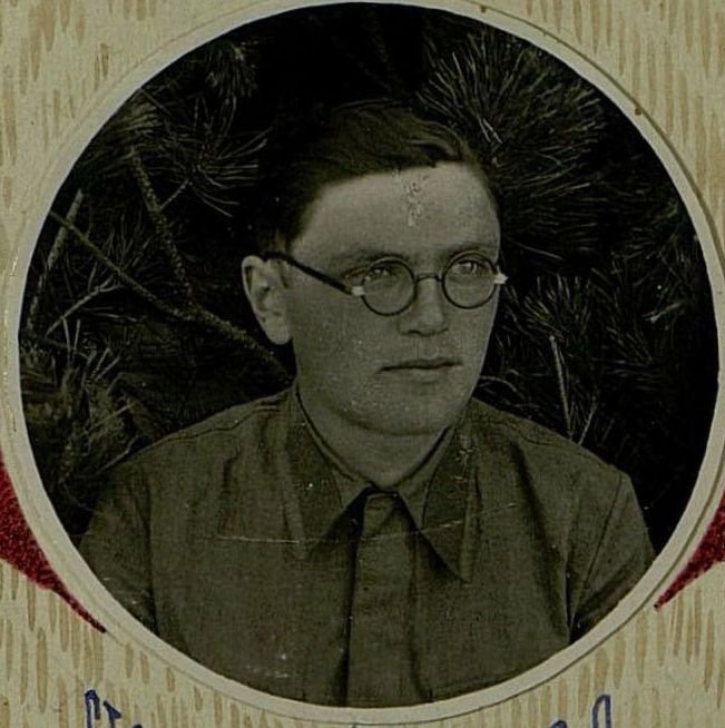 Фотография: Старший Сержант Чувашев В.Д. Ответственный секретарь Коммунистического союза молодёжи (КСМ) батальона