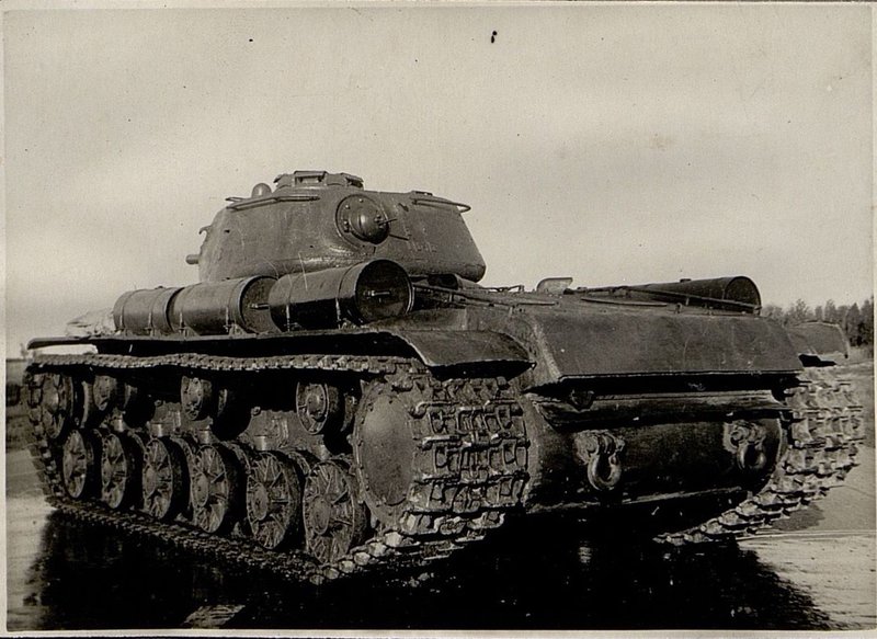 Фотография: Тяжелый танк КВ-8