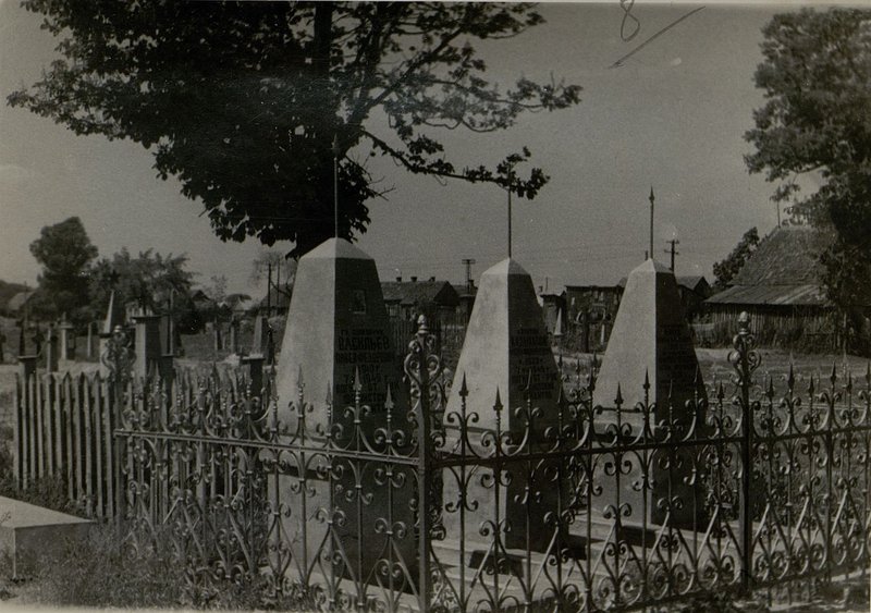 Фотография: Братская могила расположена в городе Брест, улица Депутатская (крестьянское кладбище)