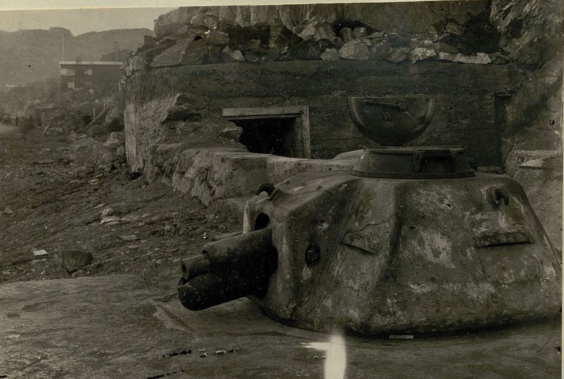 Фотография: Долговременные огневые железобетонные точки