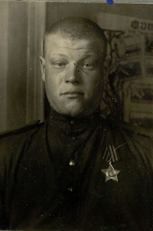 Фотография: Наводчик орудия 1 батареи красноармеец Зайчиков А.М.