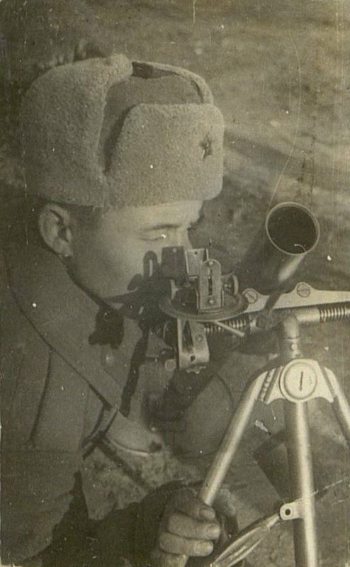 Фотография: 3 стрелкового батальона. Наводчик миномета 3 минометной роты гвардии рядовой Бисимбаев