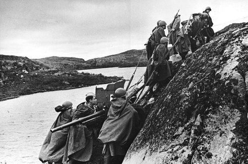«Солдатский труд». Артиллеристы меняют огневую позицию