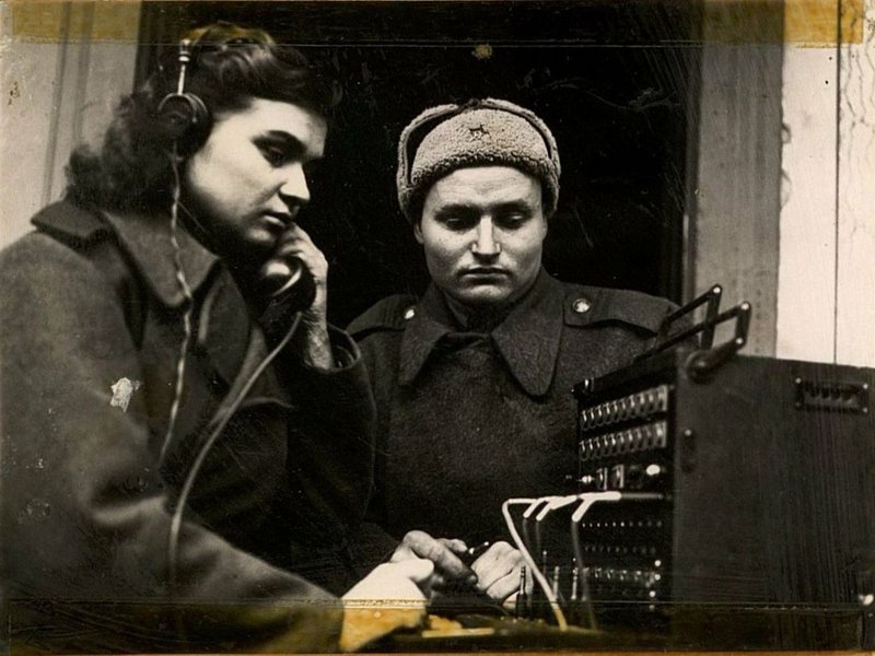 Фотография: Центральная точка связи (ЦТС). Связисты в боях за Будапешт