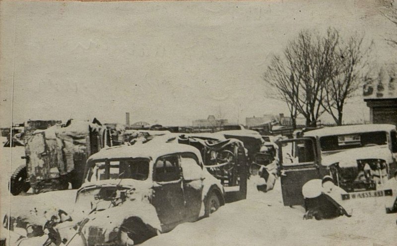 Фотография: Автомашины, захваченные нашими частями на окраине г. Калинина