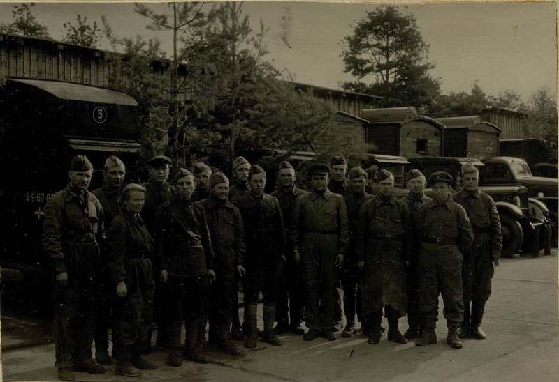 Фотография: Группа ремонтников 169 ОРВБА