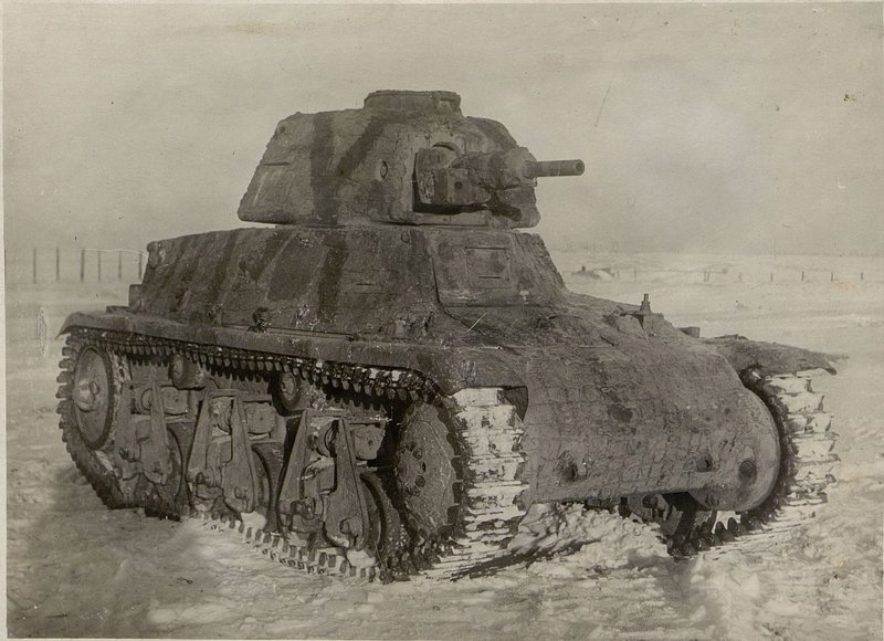Image: Medium tank "COMYA-35S" (French)