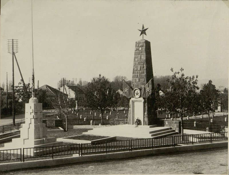Image: Topolcha. Military cemetery