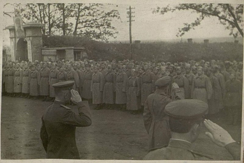 Фотография: Отправление в марш