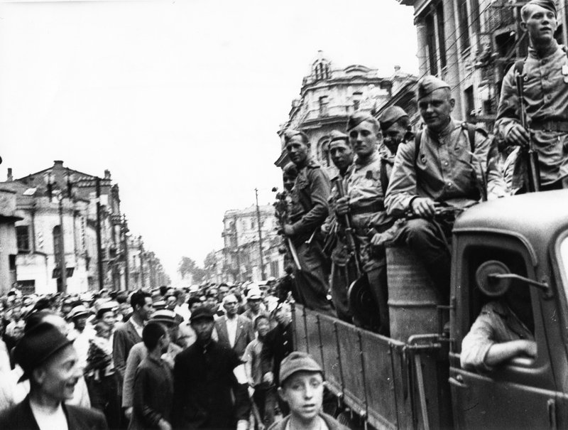 Советские войска на улицах Харбина. Манчжурия