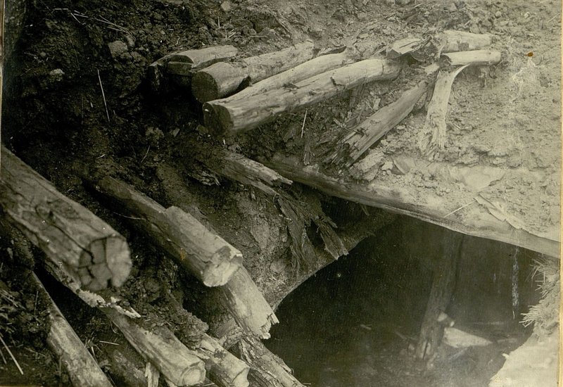 Image: Dugout in the area west of Maslovo. Destroyed by 9 battery 753 cannon artillery regiment 24 cannon artillery brigade 5 artillery division 4 breakthrough artillery corps