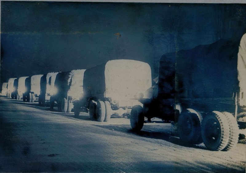 Фотография: Альбом "История 28 автомобильного полка, 1943-1944 гг."