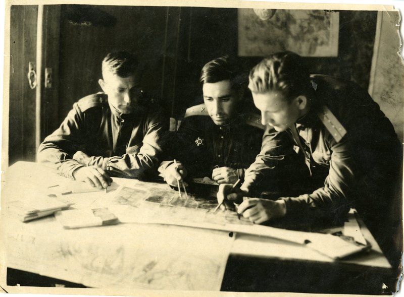 Officers of the 57th Army decoding aerial photography
