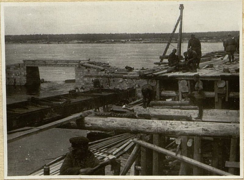 Фотография: Надвижка и сборка разводного пролетного строения на Новоладожском канале